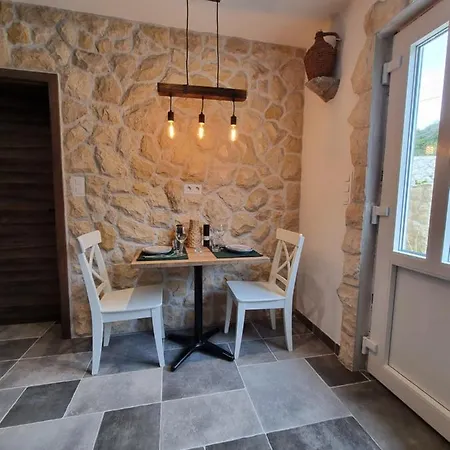 Suha Punta - Babalonija Apartament *