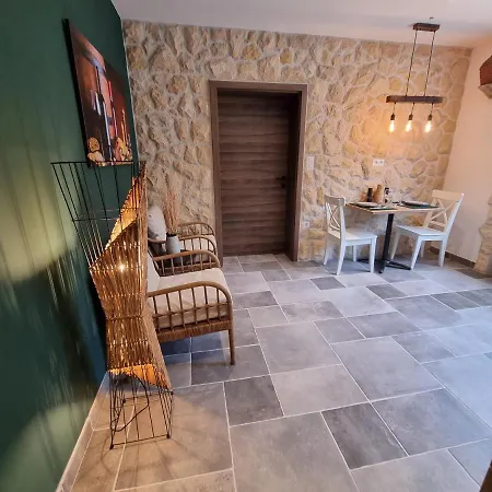 Suha Punta - Babalonija Apartamento *